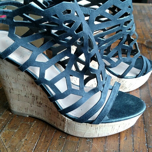 COPY - New pair of Charles David Platform Sandals. - Picture 2 of 5